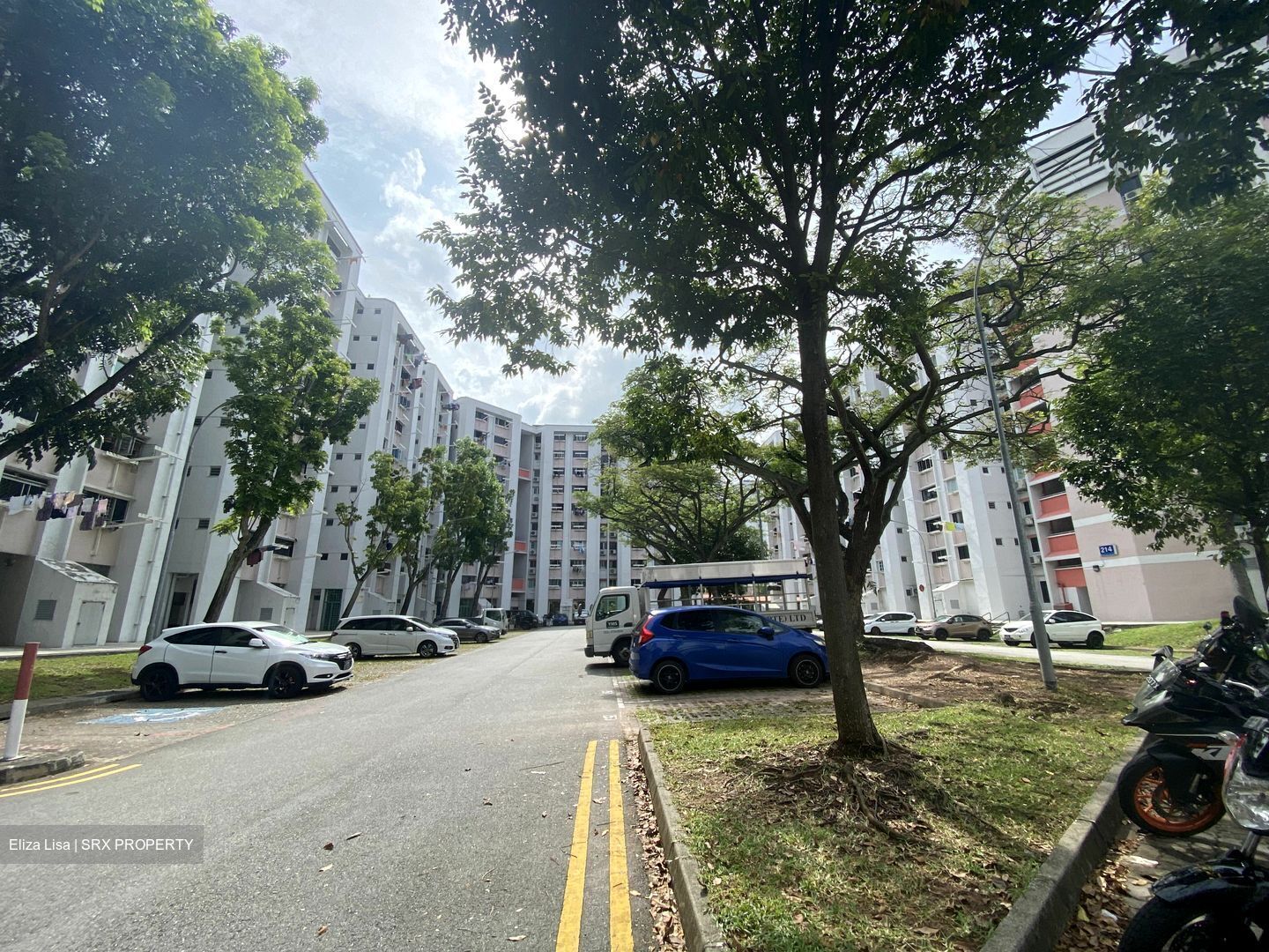 Jurong East Street 21 (D22), Shop House #474690031